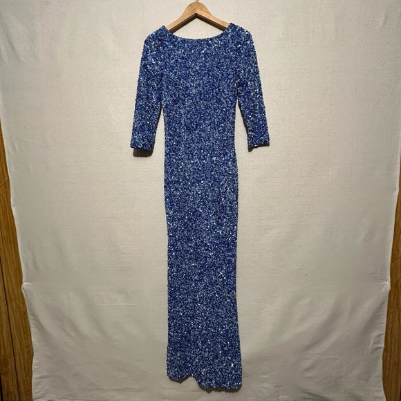 NWT Theia Three-Quarter Sleeve Sequin Sheath Gown - size 4 - Picture 5 of 9